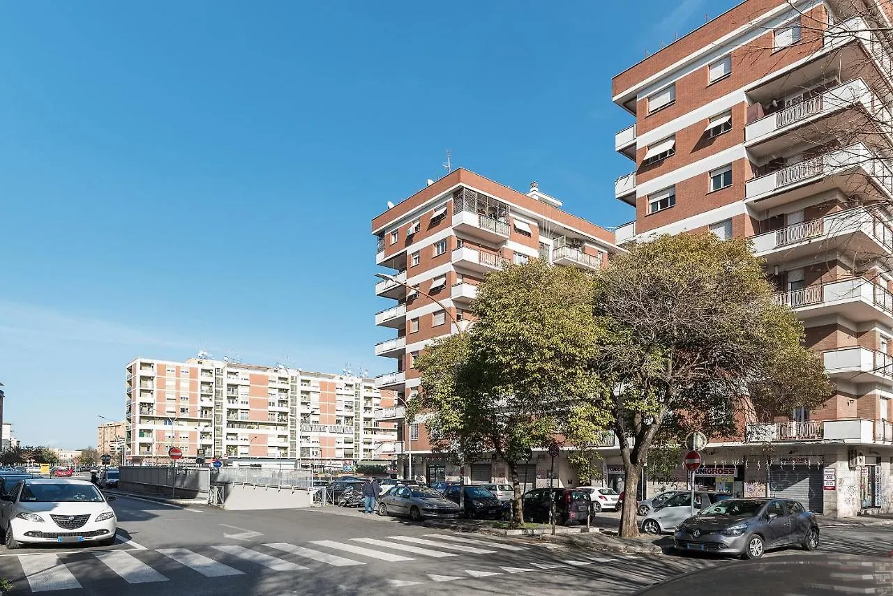 Pigneto & Malatesta Subway Flat Roma Italia